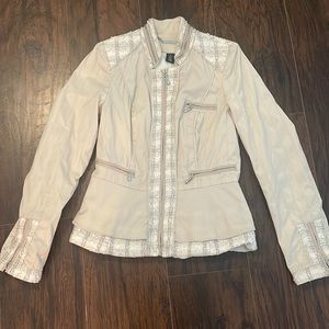 Size 0. Jacket great for holiday parties.